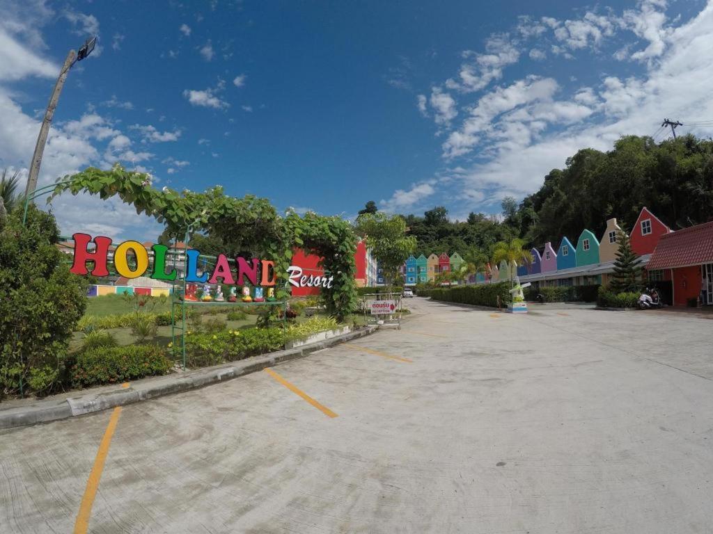 Holland Resort Phuket Exterior photo