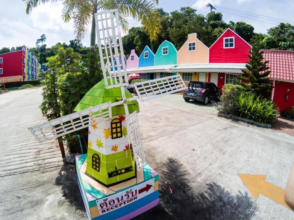 Holland Resort Phuket Exterior photo