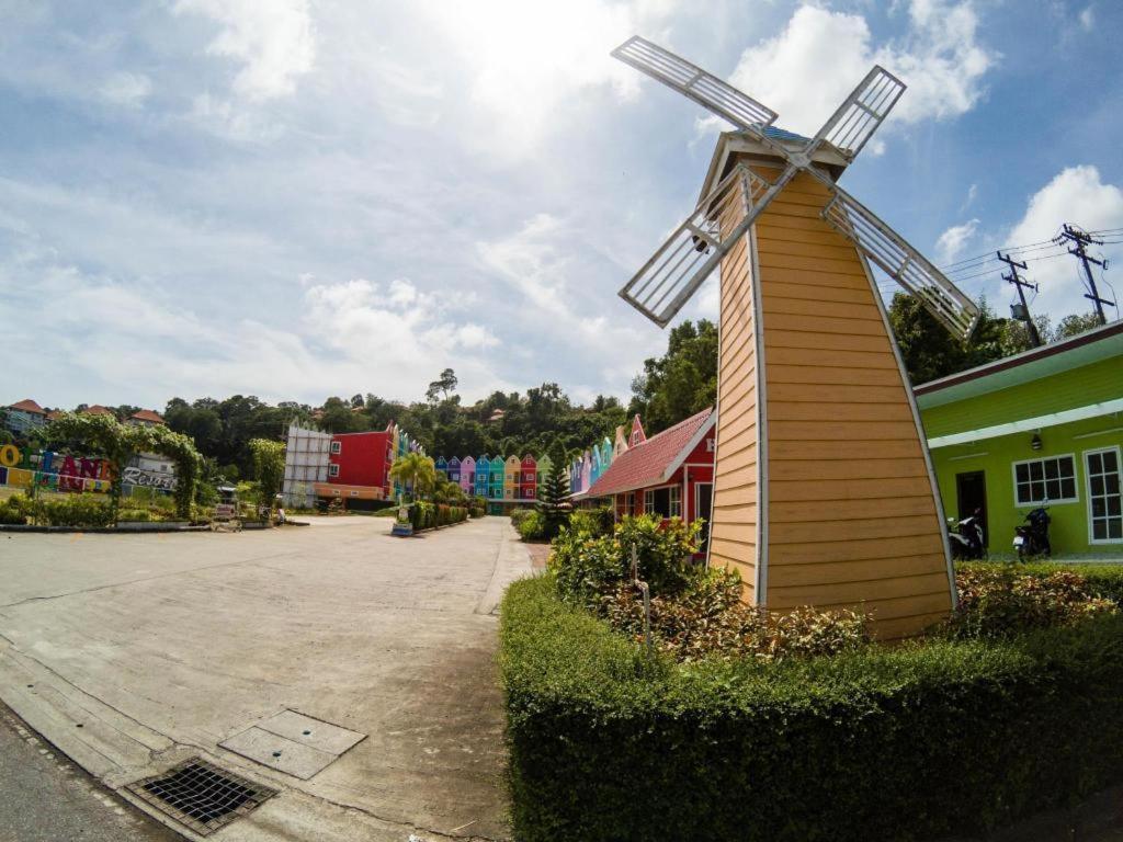 Holland Resort Phuket Exterior photo