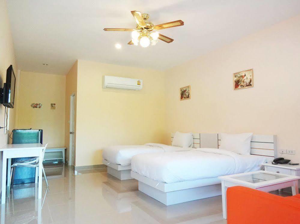 Holland Resort Phuket Exterior photo