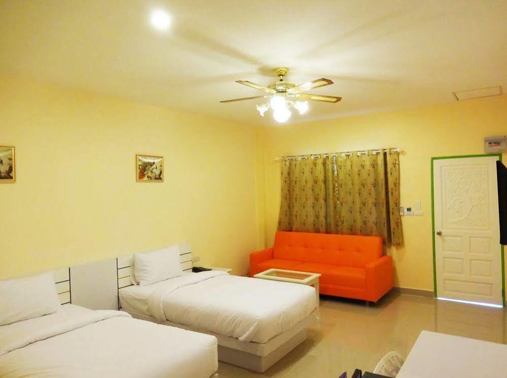 Holland Resort Phuket Exterior photo